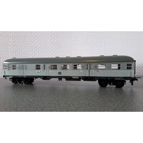 Trix Express - Silberling 2e klasse (DB) 3379