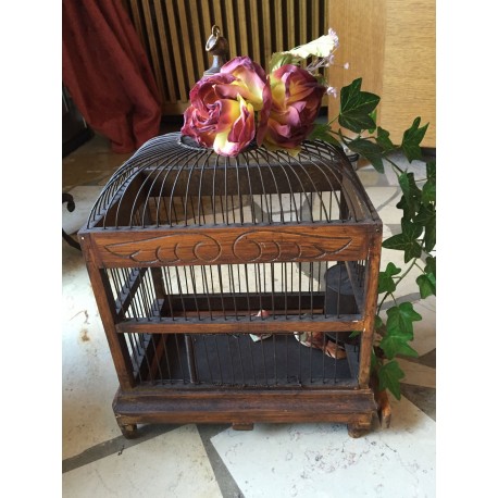 Decoratief houten vogelkooitje