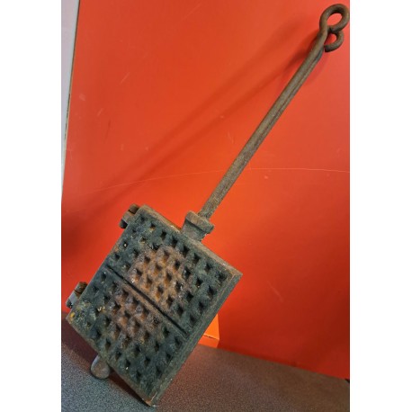 Oud Gietijzeren Wafelijzer dubbel, Tang, Wafeltang 17 x 19 cm