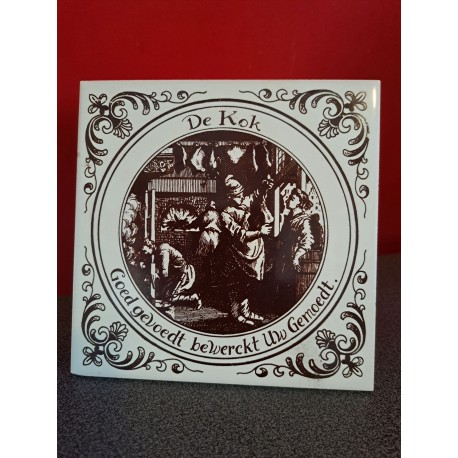 Tegeltje Voorstelling: De kok - Goed gevoedt bewerkt Uw Gemoedt. Afmeting: 15 x 15 cm